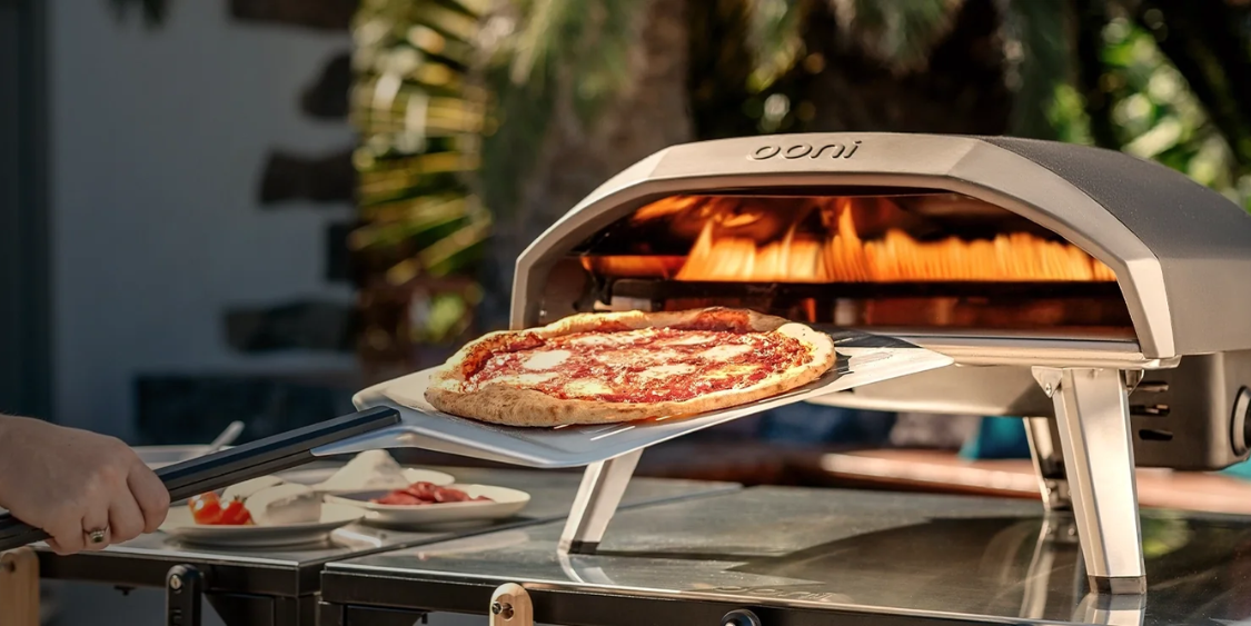 Diventa un maestro pizzaiolo: scopri i forni e set di Ooni al -20%